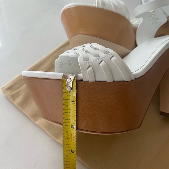 SERGIO ROSSI ~ PLATFORM WHITE SANDALS, SIZE 37.5 - Picture 5 of 9
